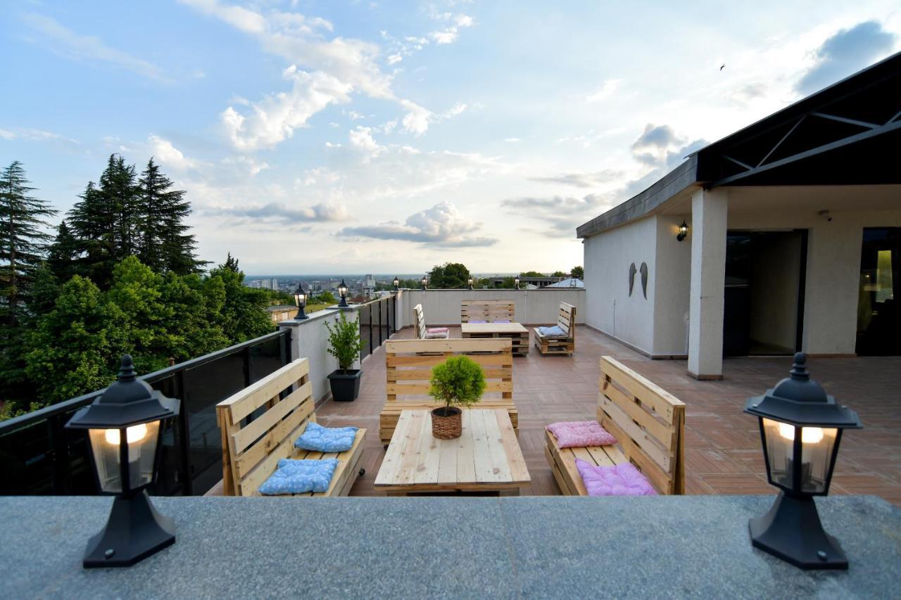 Hill Hotel Кутаиси Экстерьер фото