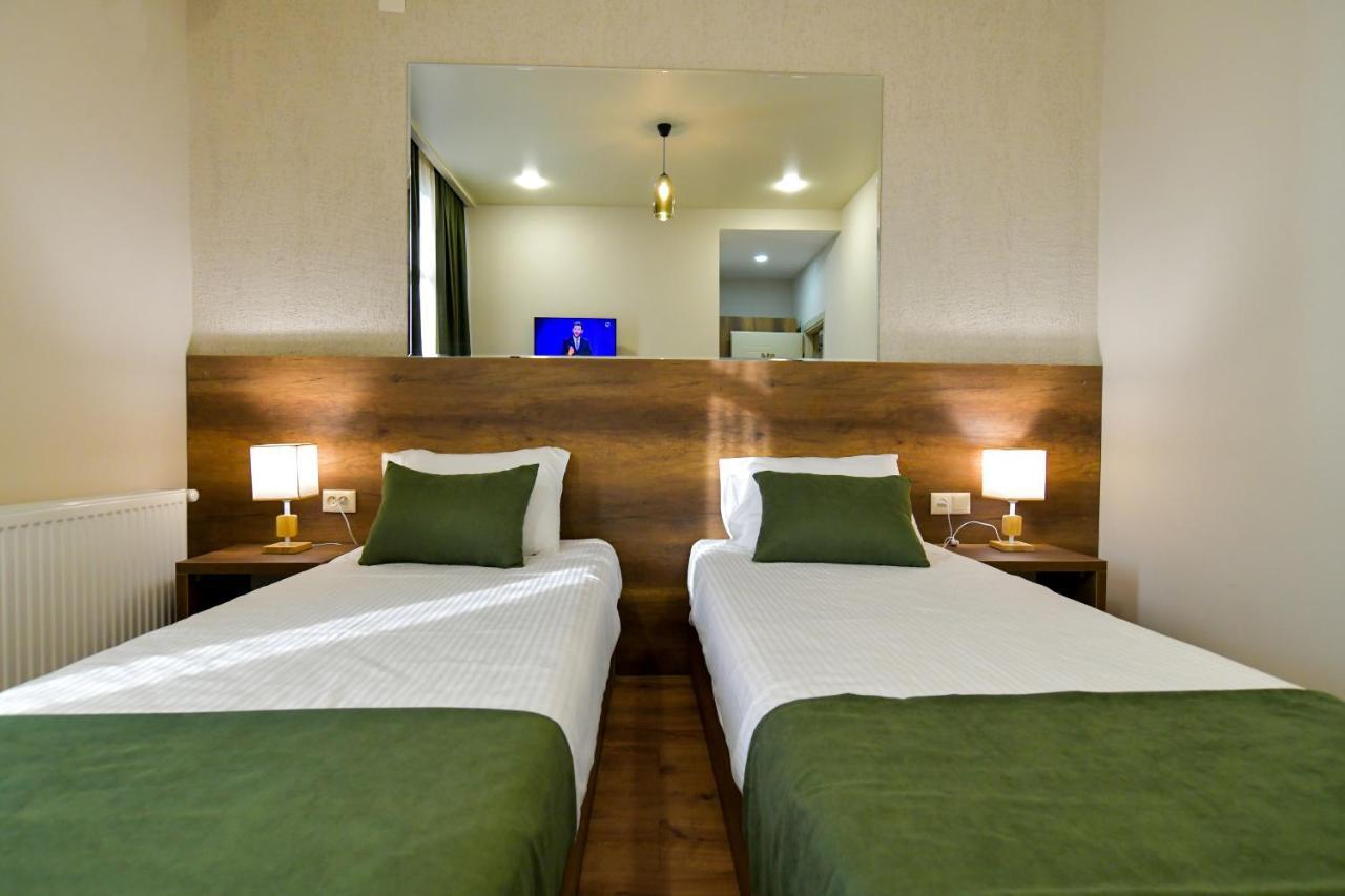 Hill Hotel Кутаиси Экстерьер фото