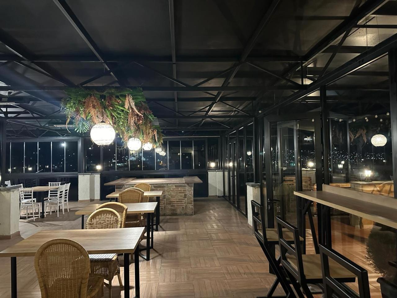 Hill Hotel Кутаиси Экстерьер фото